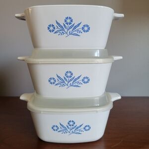 Corning Ware Cornflower Blue 2 3/4 cup Bowl & Lid x 2 & one Bowl with no lid